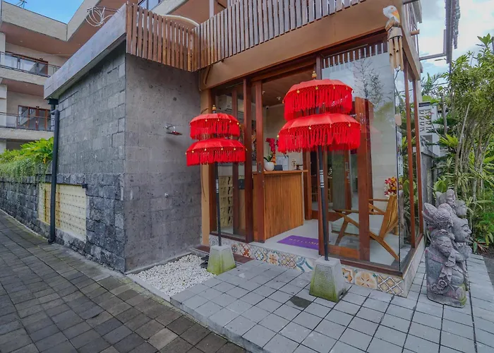 Oka's 2 X Batu Bolong ゲストハウス